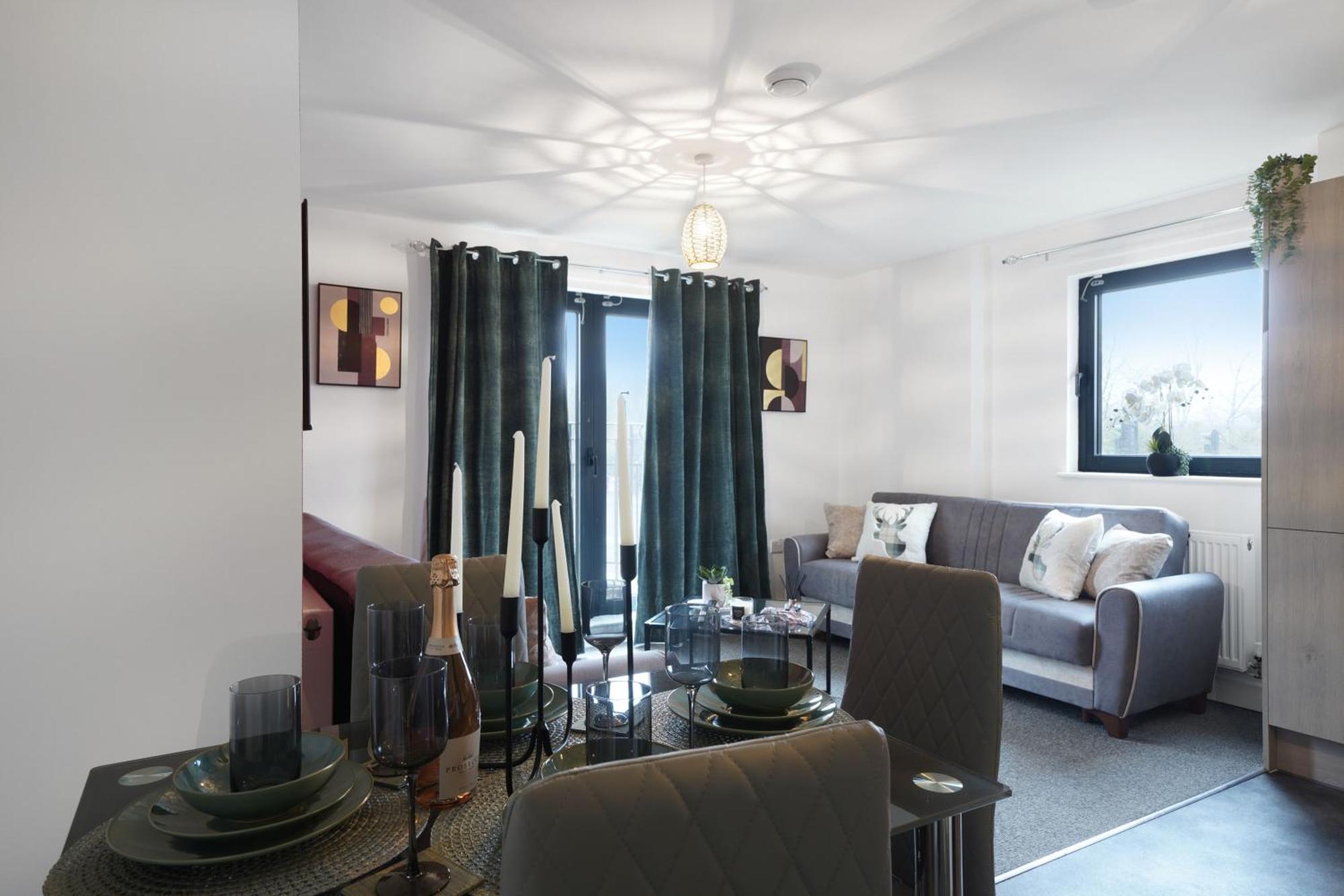 Modern Apartments With Free Parking Near Heathrow コルンブルック エクステリア 写真
