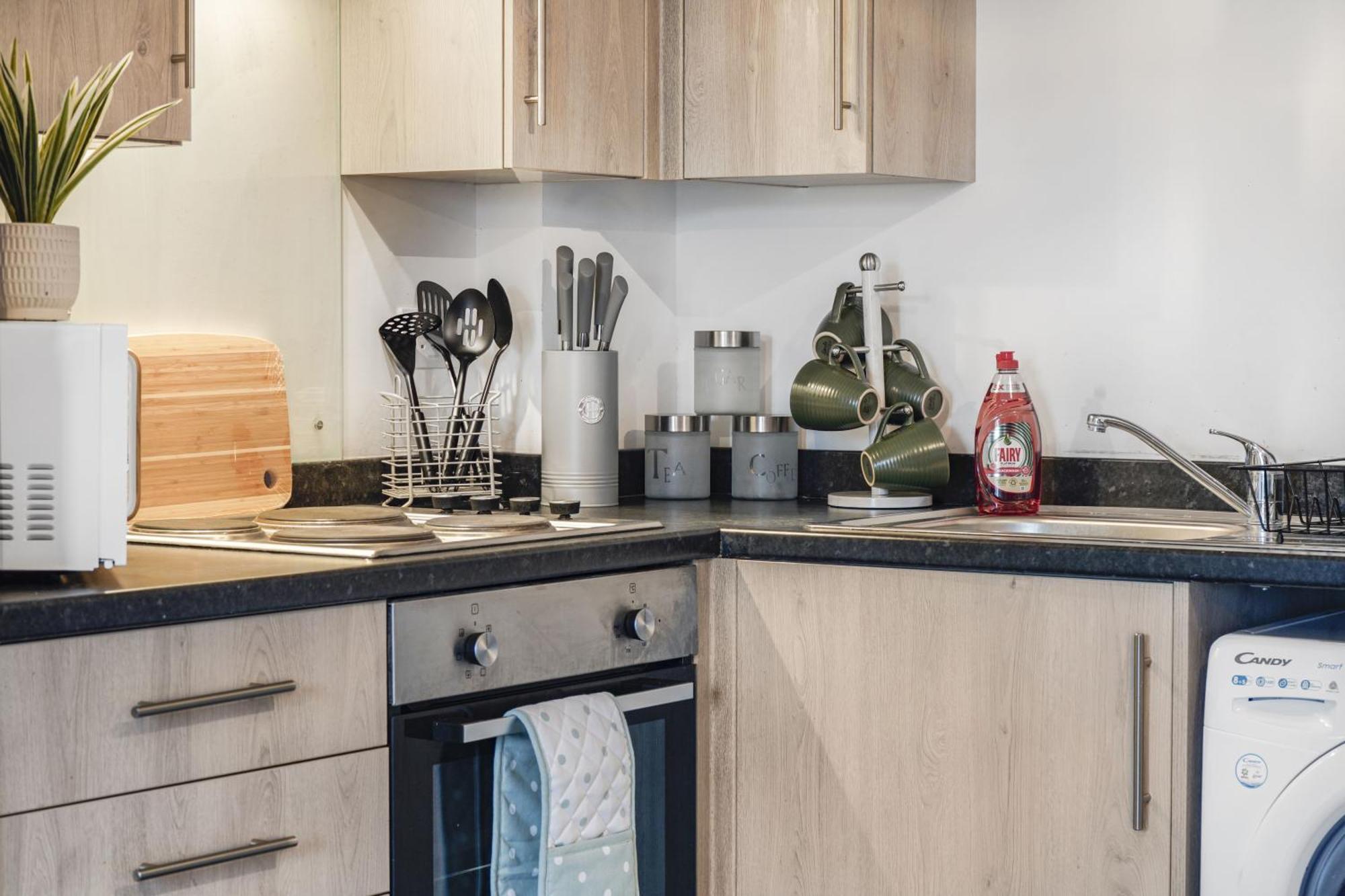Modern Apartments With Free Parking Near Heathrow コルンブルック エクステリア 写真