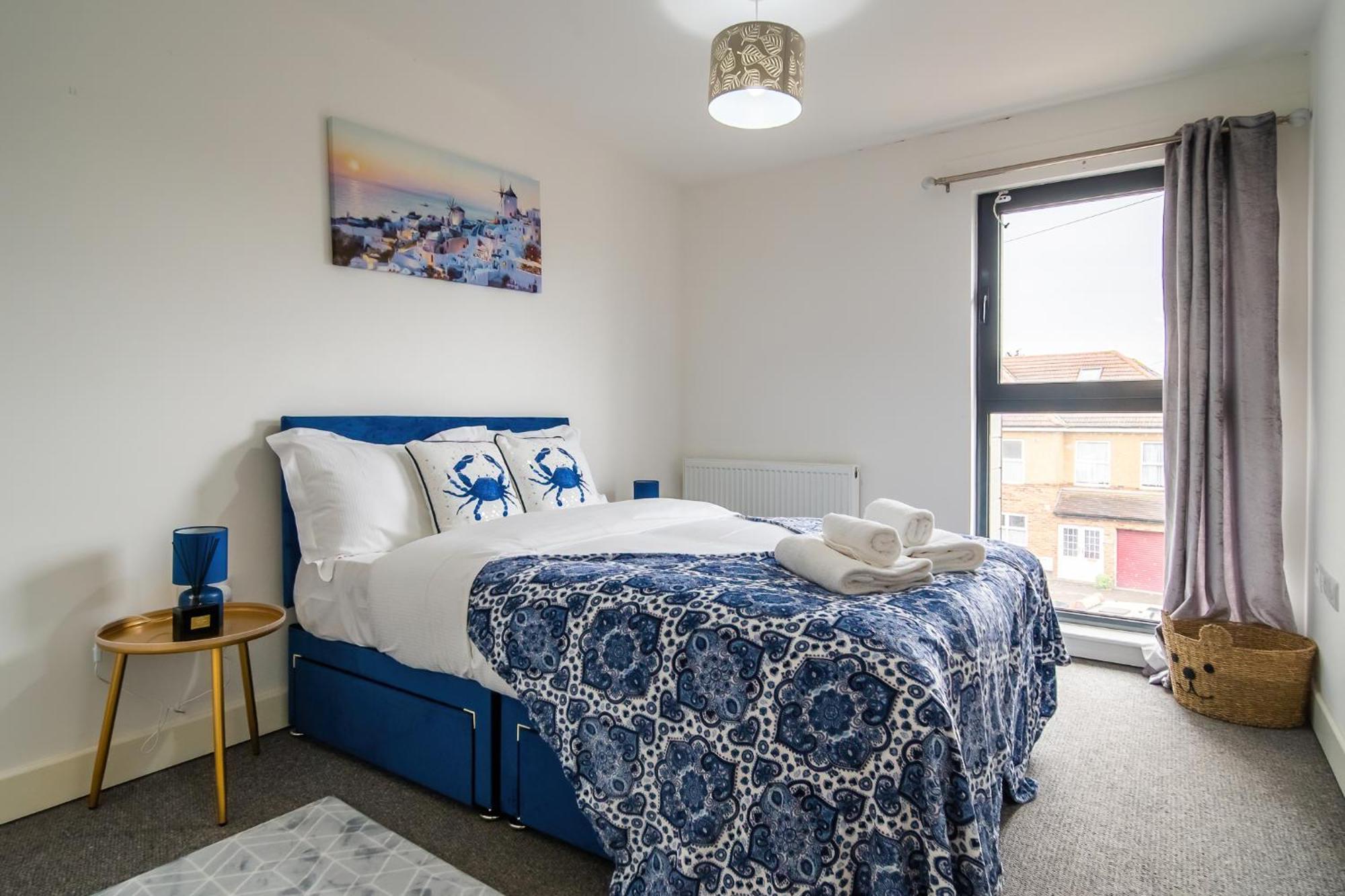 Modern Apartments With Free Parking Near Heathrow コルンブルック エクステリア 写真