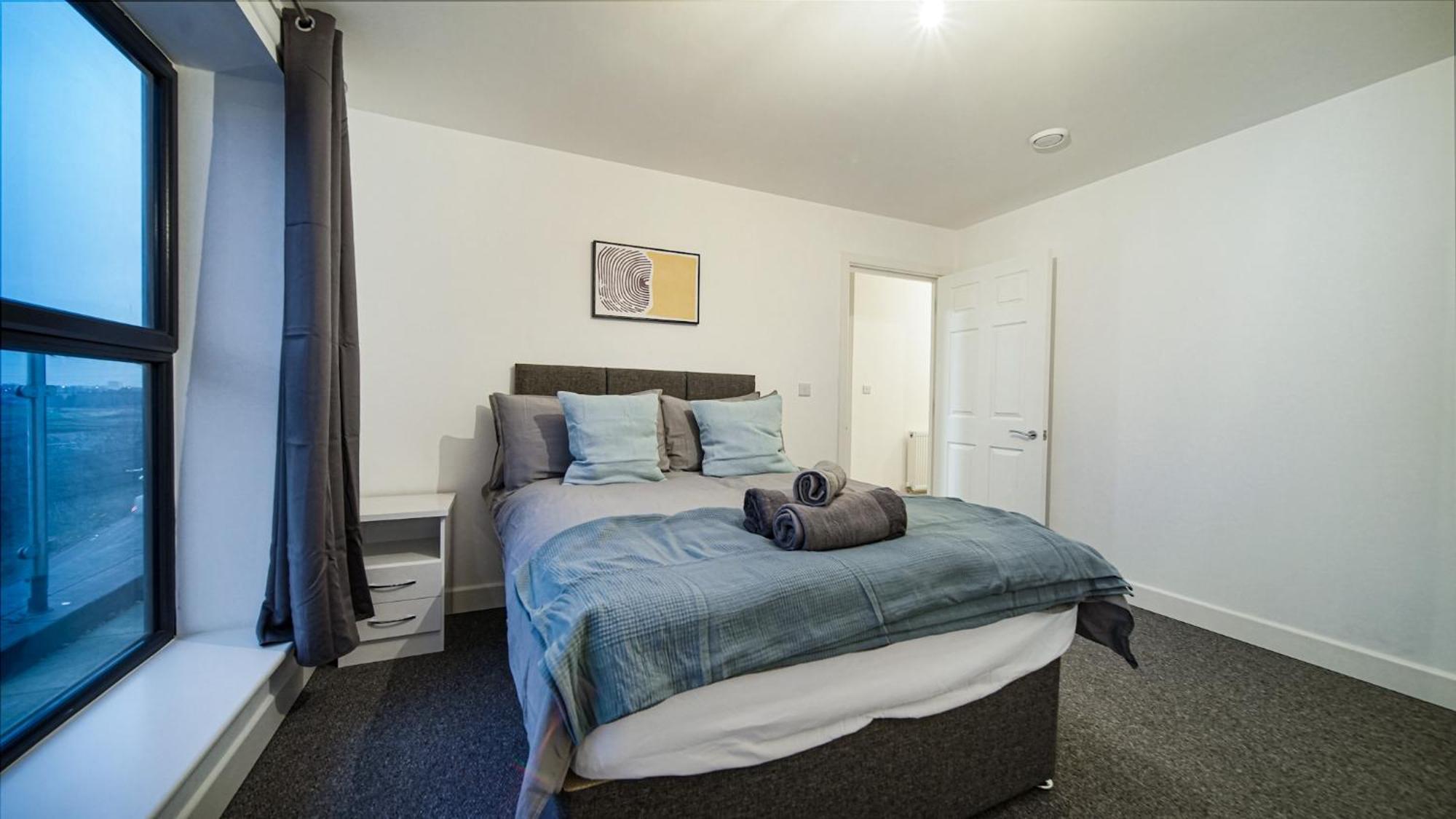 Modern Apartments With Free Parking Near Heathrow コルンブルック エクステリア 写真