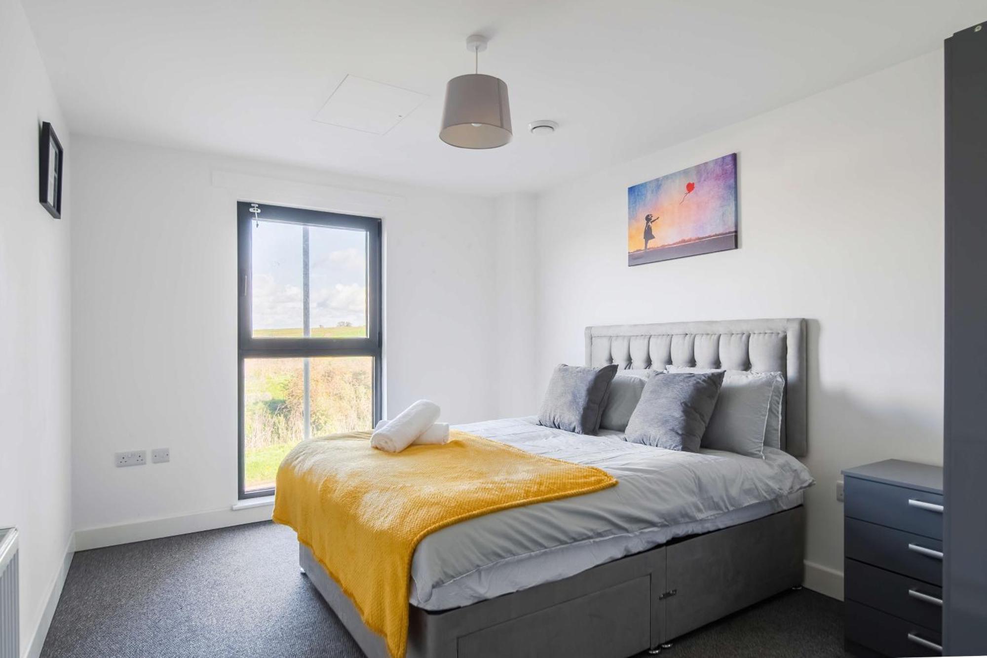 Modern Apartments With Free Parking Near Heathrow コルンブルック エクステリア 写真