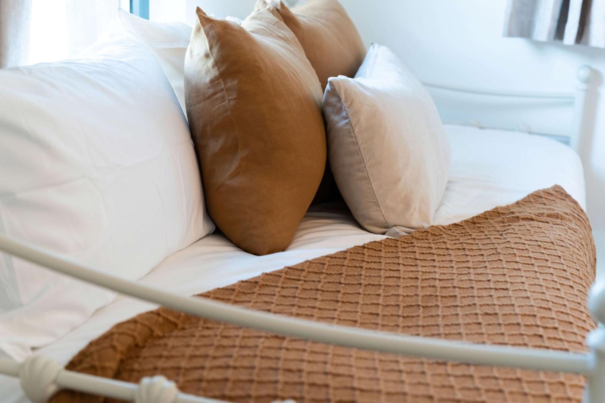 Modern Apartments With Free Parking Near Heathrow コルンブルック エクステリア 写真
