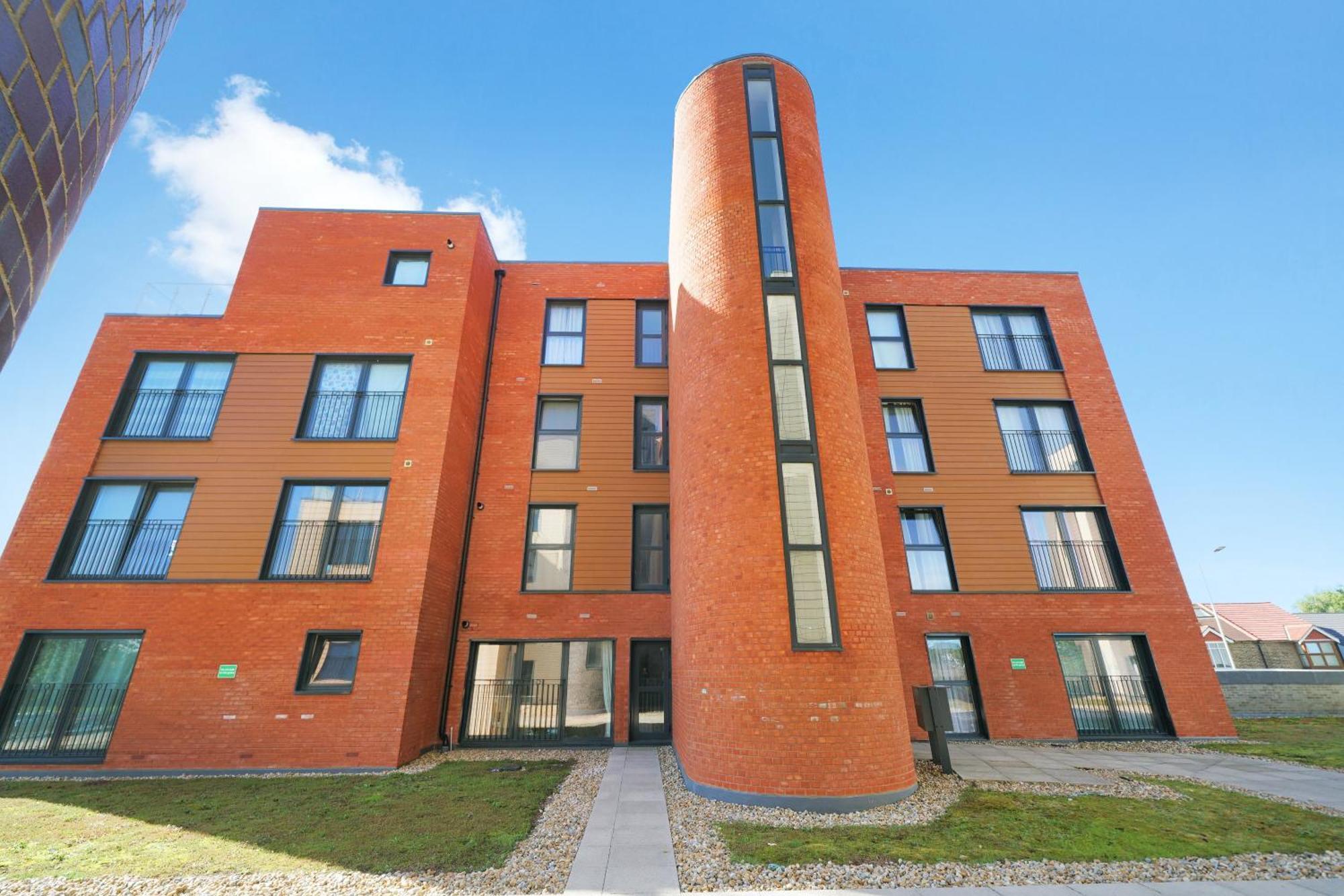 Modern Apartments With Free Parking Near Heathrow コルンブルック エクステリア 写真